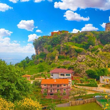 Kalaja Inn Krujë Exterior foto